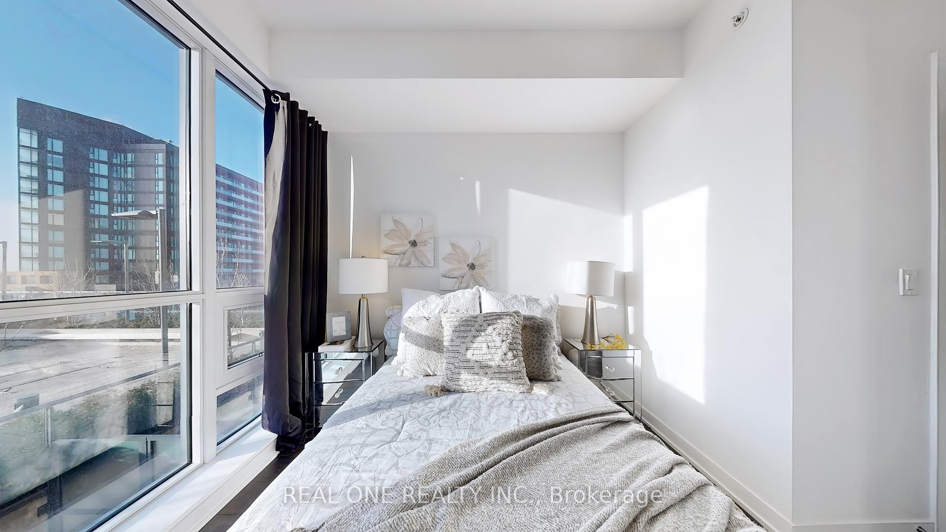2 Bedrooms Condo at 31 Tippett, Toronto For sale