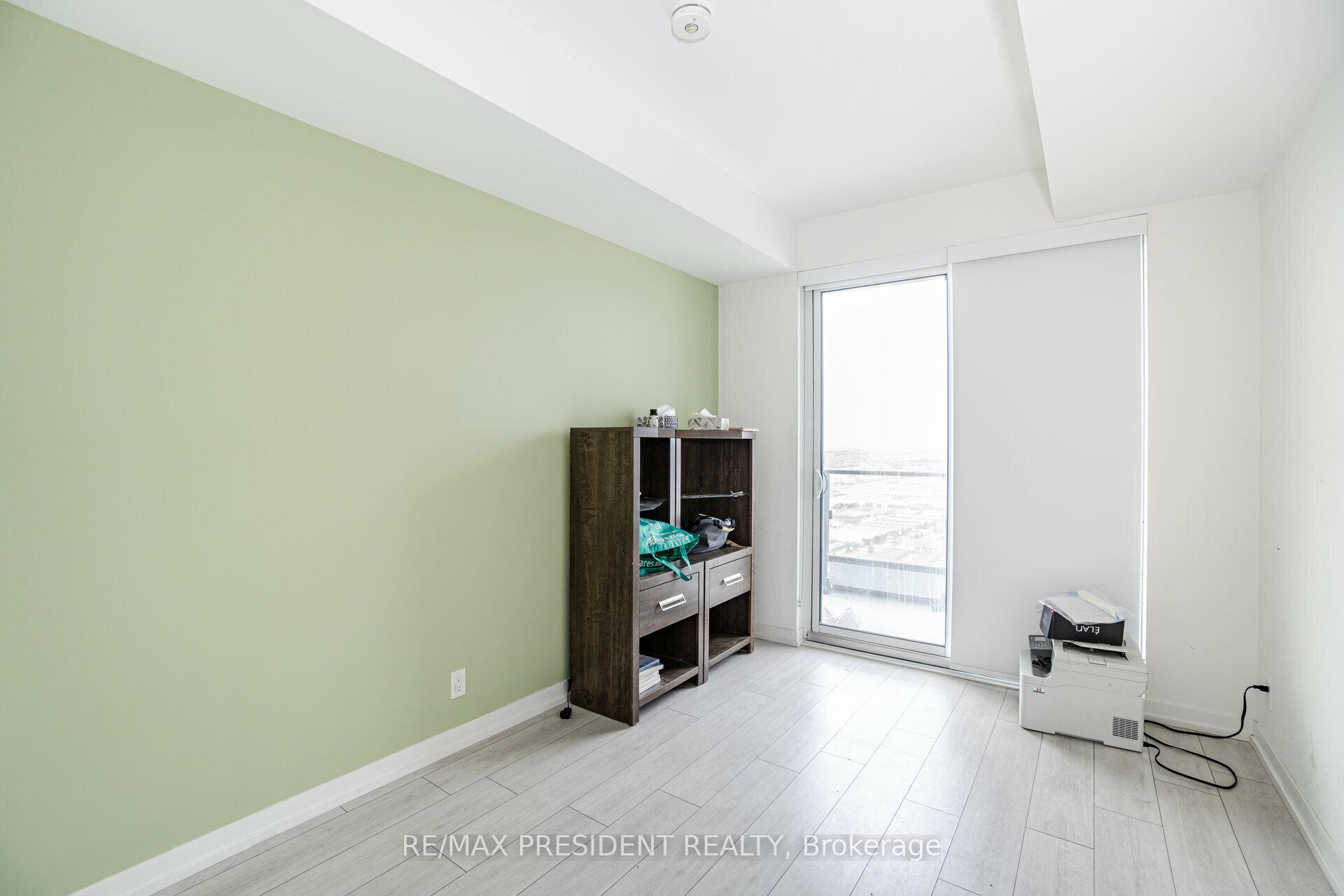 3 Bedrooms Condo at 5 Buttermill, Vaughan For sale