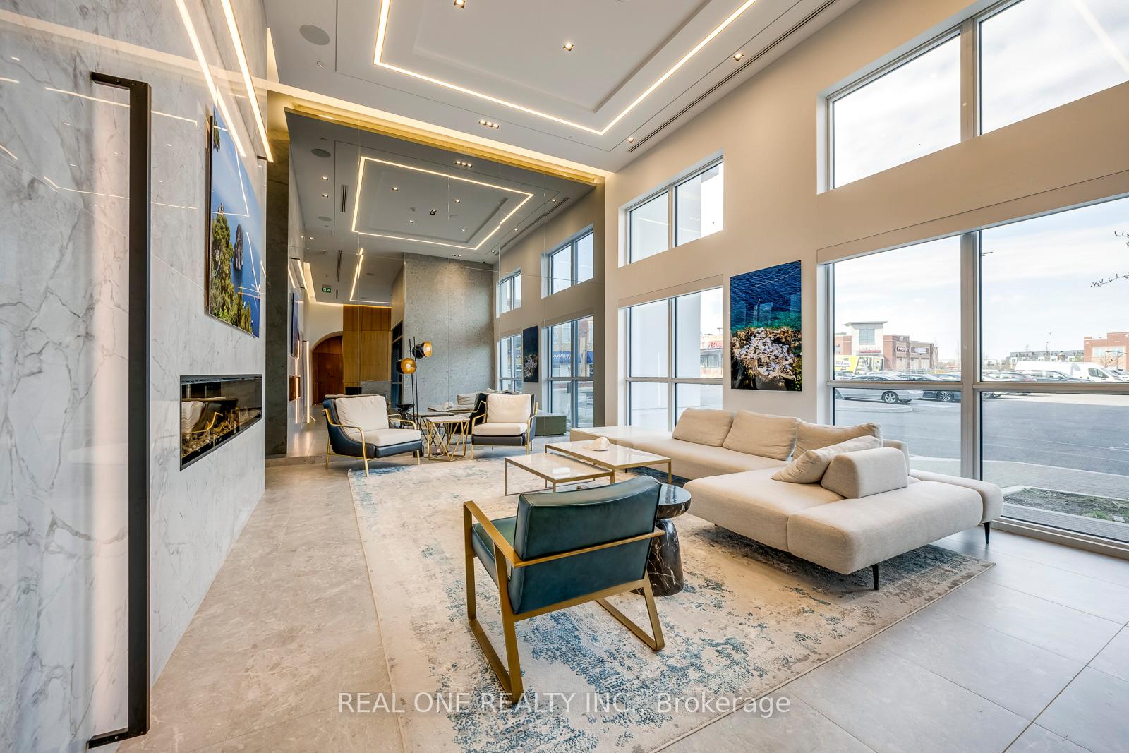 3 Bedrooms Condo at 509 Dundas, Oakville For sale