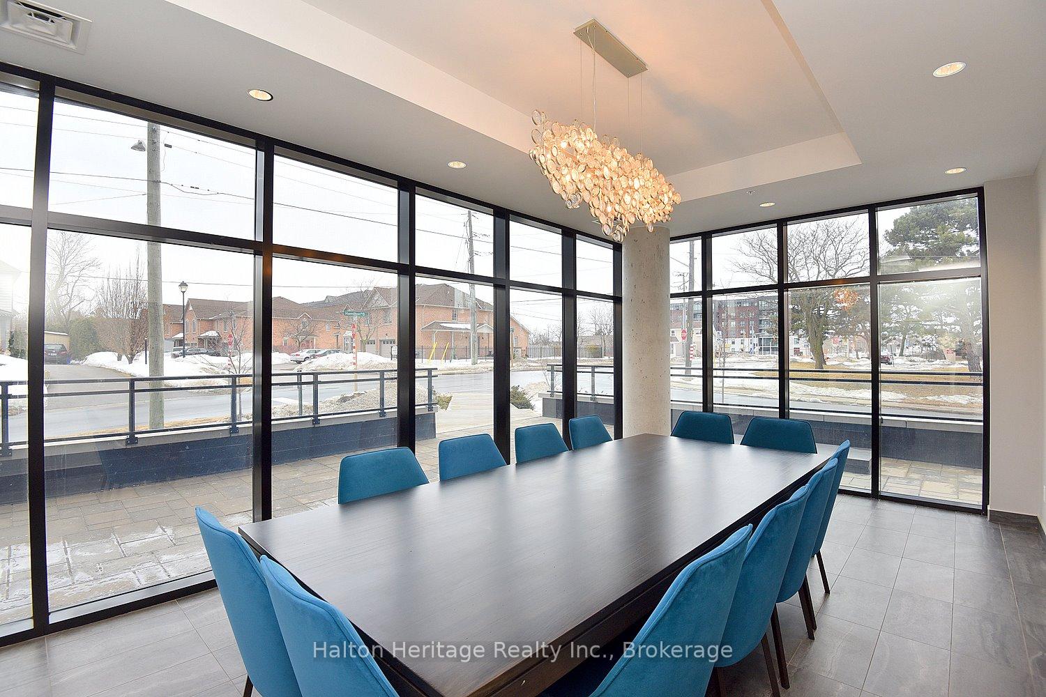 2 Bedrooms Condo at 30 Hamilton, Hamilton For sale