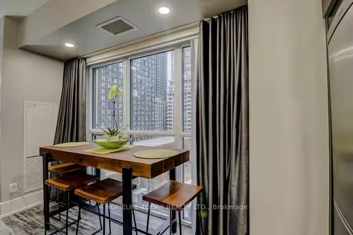 3 Bedrooms Condo at 300 Front, Toronto For sale