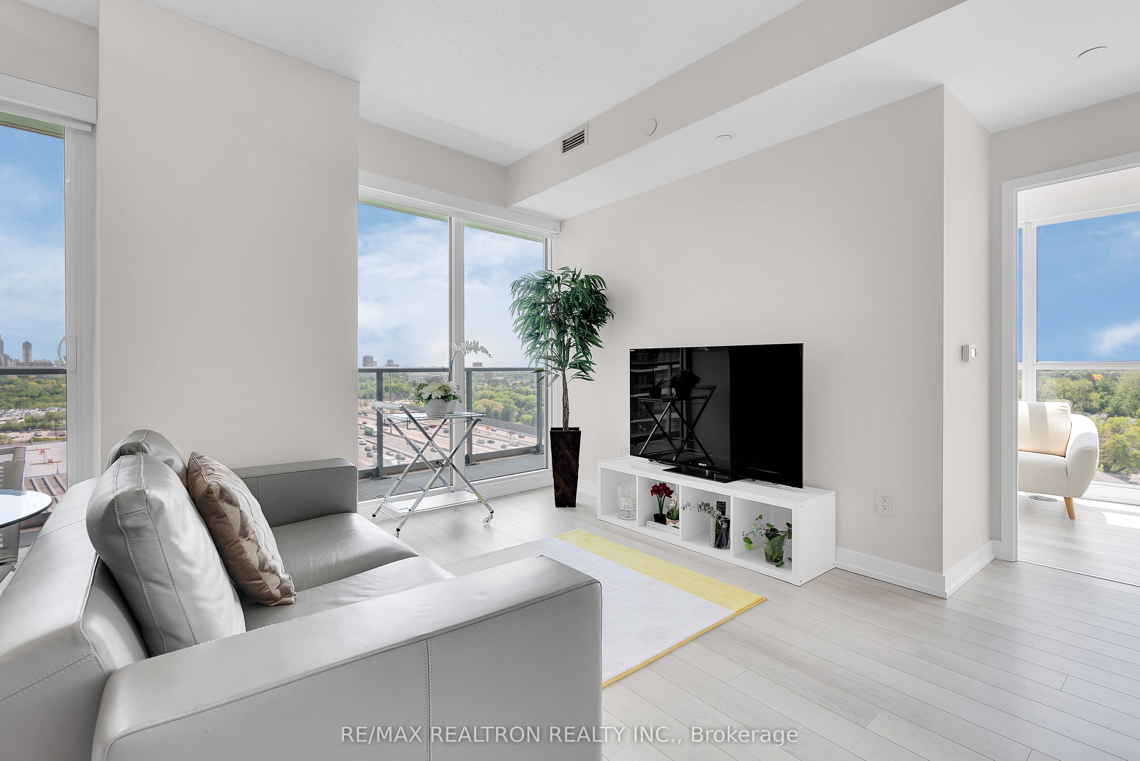 115 McMahon Drive, #1110