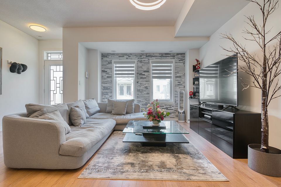 1020 Dunsley Way, Whitby, ON L1N 0L5