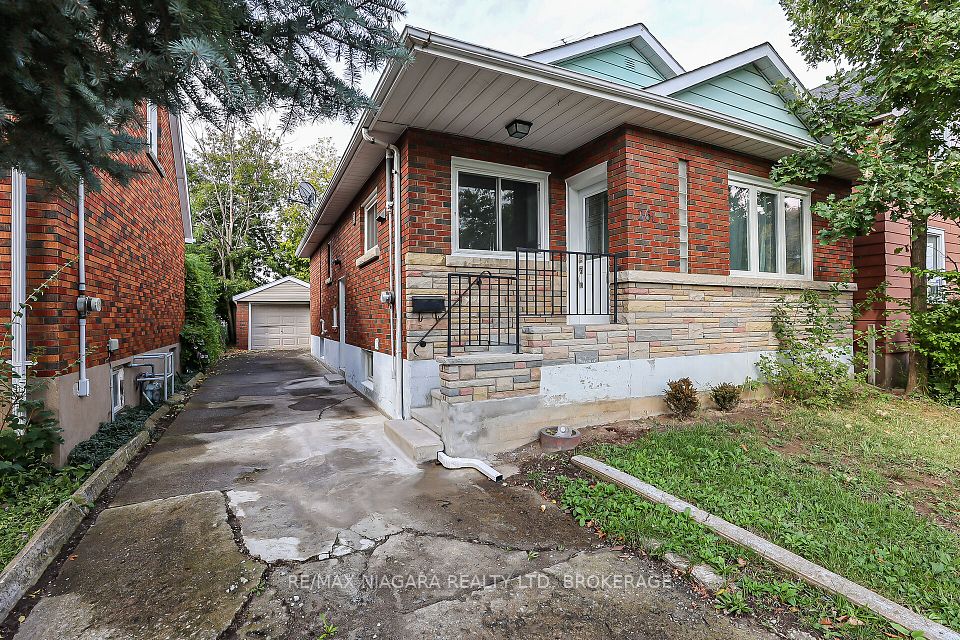 261 Vine
