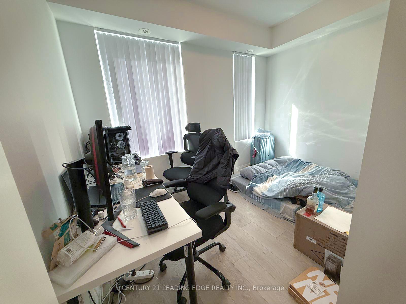 4 Bedrooms Condo at 1050 Portage,  Vaughan For sale