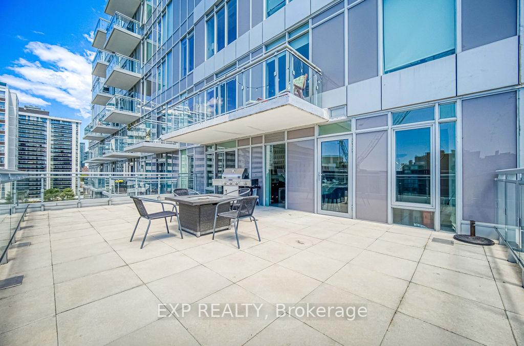 2 Bedrooms Condo at 68 Merton, Toronto For sale
