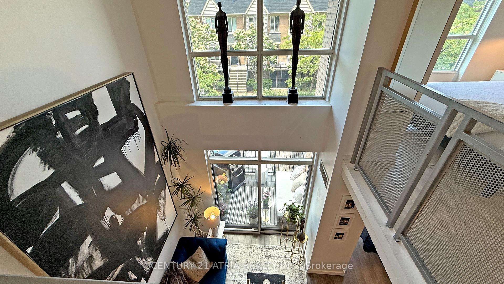 2 Bedrooms Condo at 800 King, Toronto For sale