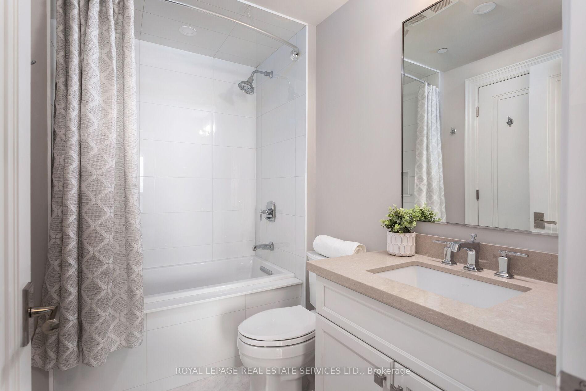 3 Bedrooms Condo at 2060 Lakeshore, Burlington For sale