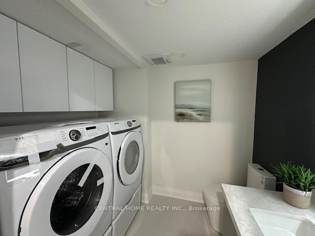2 Bedrooms Condo at 85 Skymark,  Toronto For sale