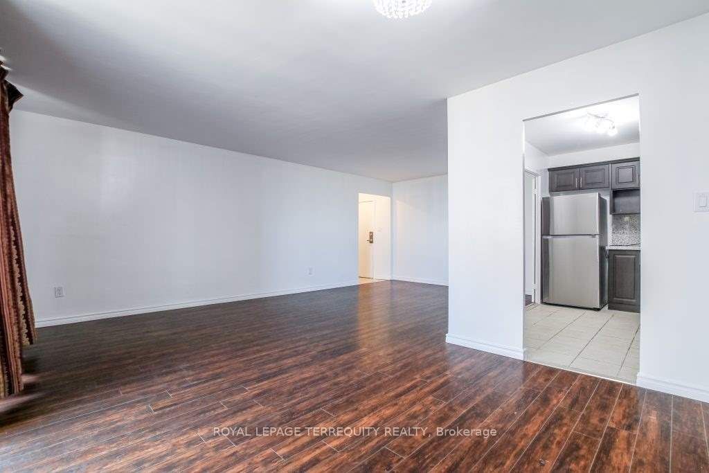 5 Massey Square, #1512