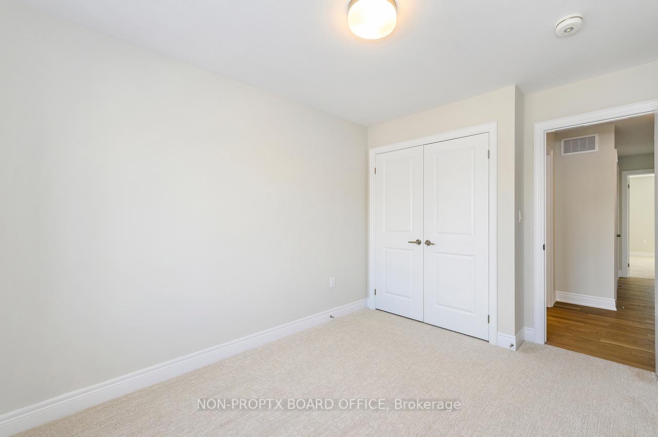 3 Bedrooms Condo at 2184 Postmaster,  Oakville For sale