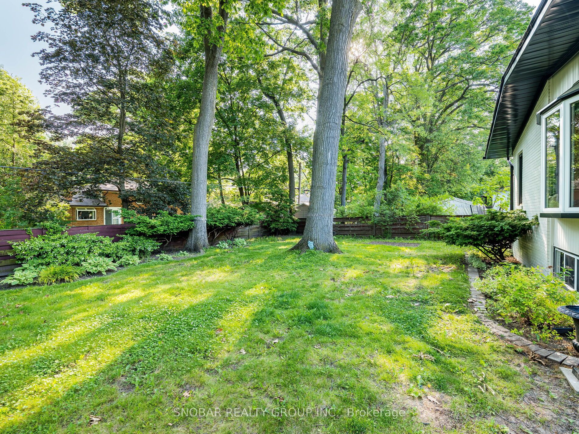 3208 Flynn Crescent