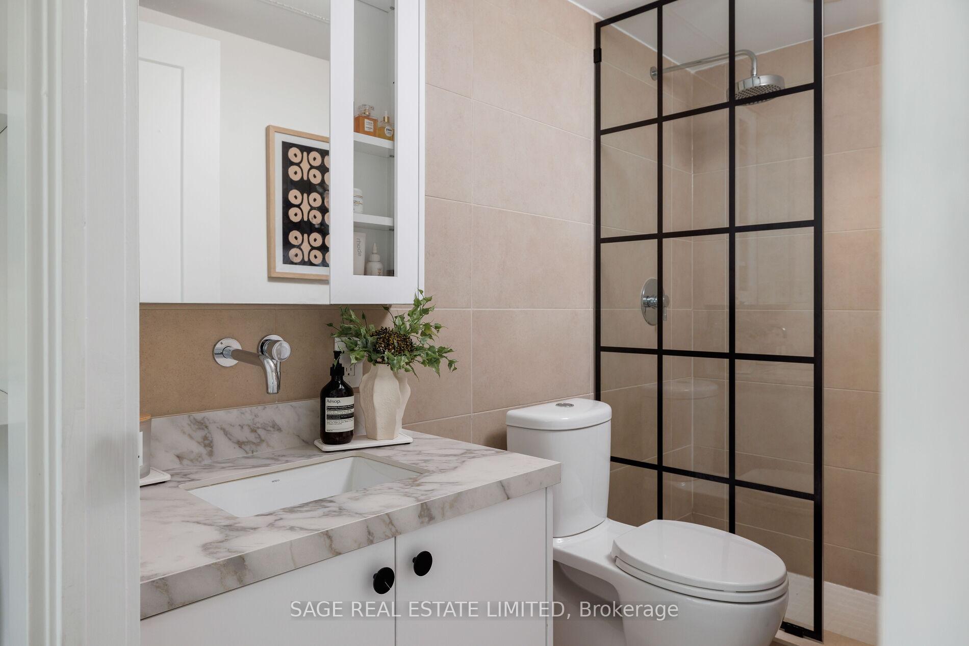 3 Bedrooms Condo at 508 Wellington, Toronto For sale