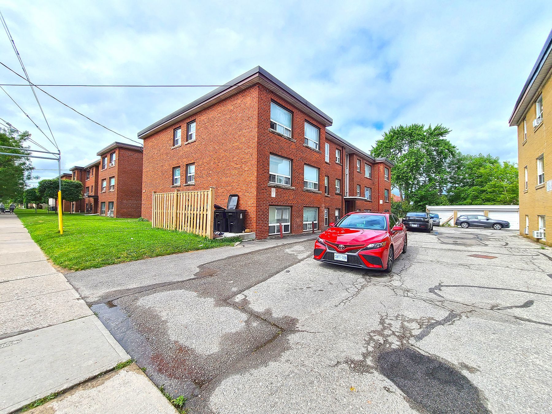 2434 Keele Street 10