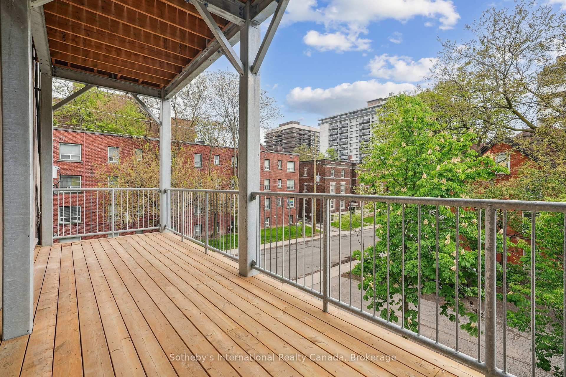 2 Bedrooms Condo at 35 Duke, Hamilton For sale