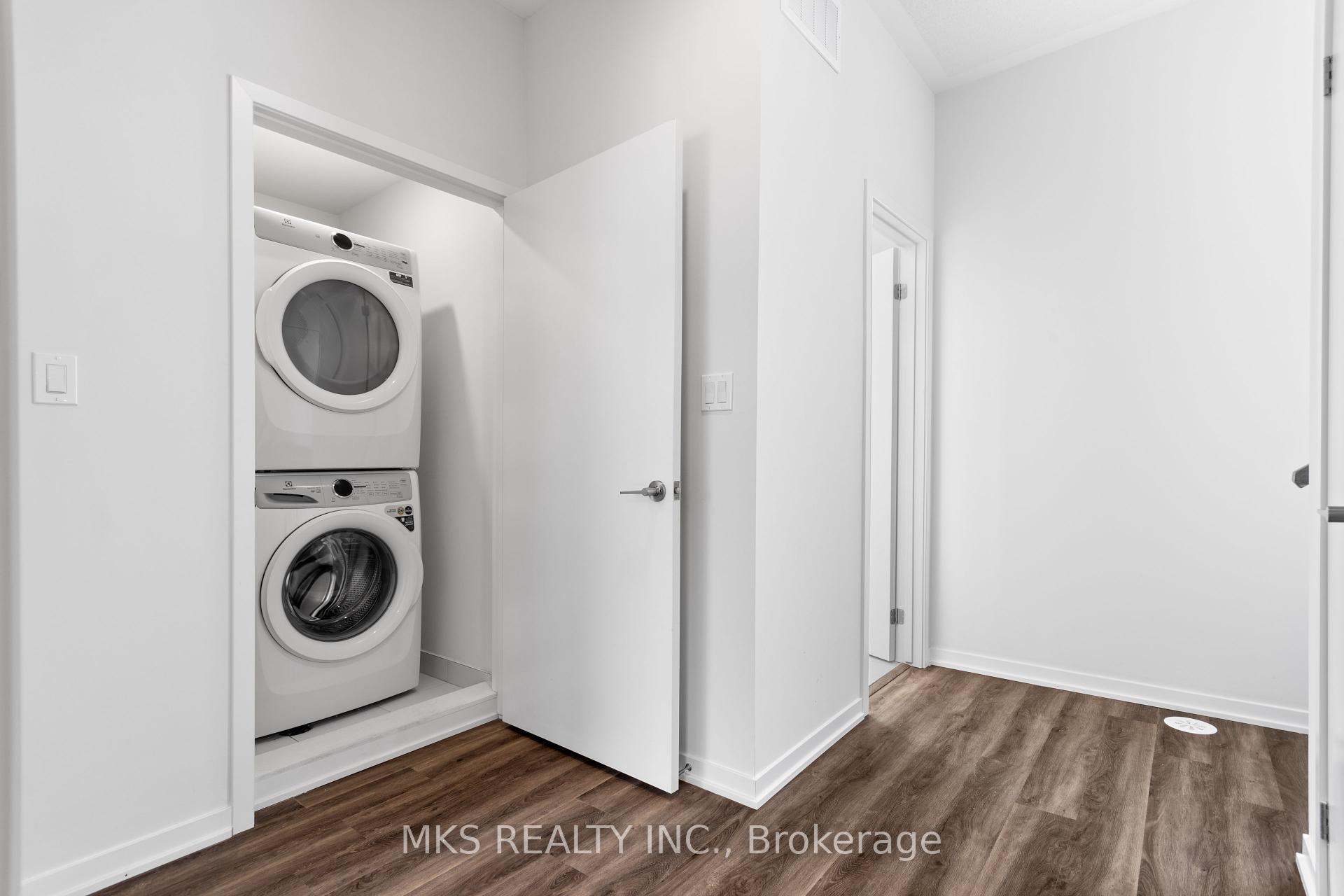 3 Bedrooms Condo at 23 Mable Smith,  Vaughan For sale