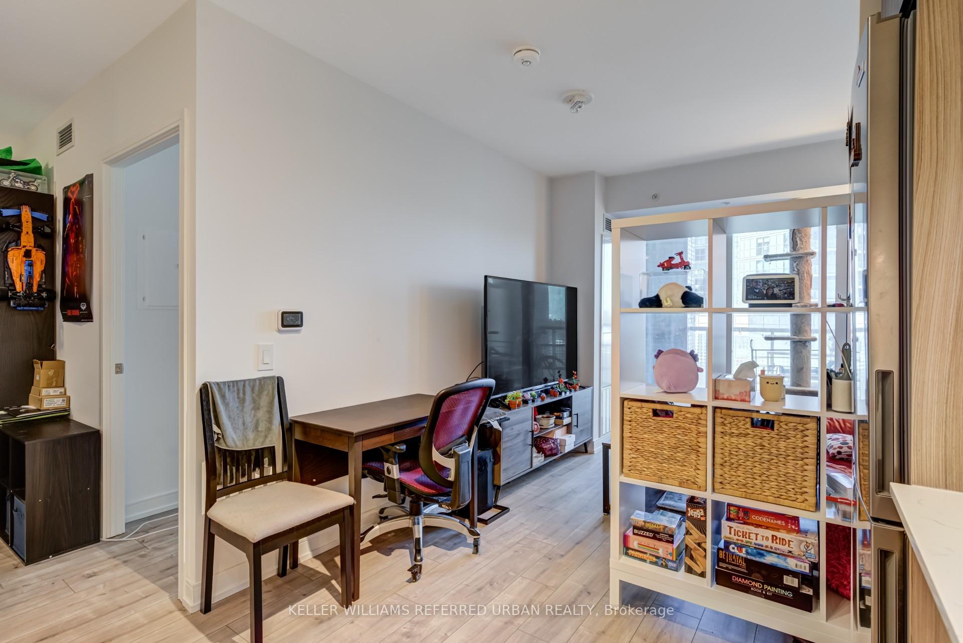 2 Bedrooms Condo at 30 Samuel Wood, Toronto For sale
