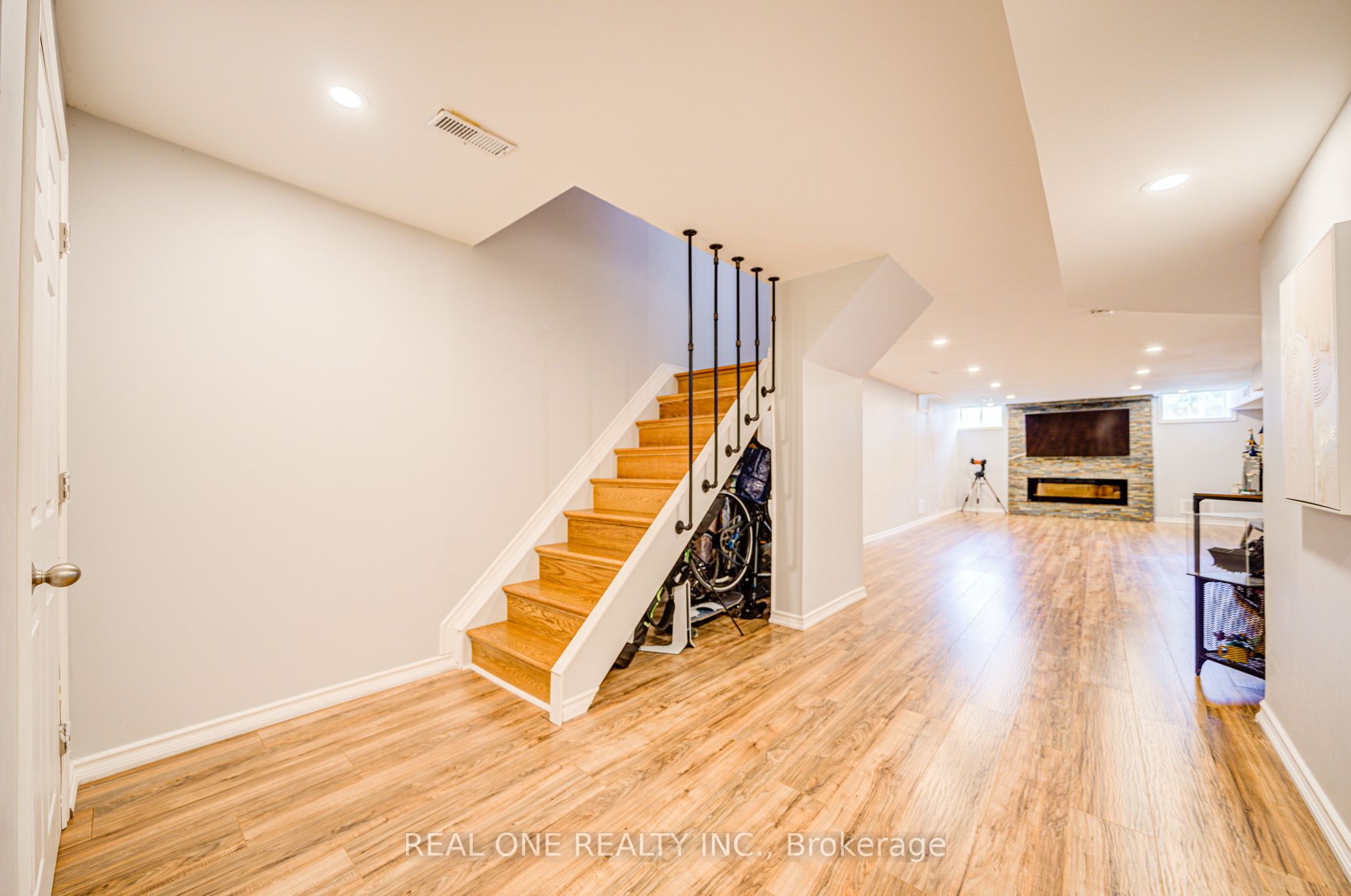248 Raymond Road, Hamilton, ON L9K 0H8