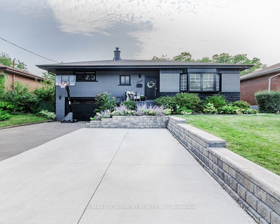 1142 Stanley Drive, Burlington, ON L7P 2K7