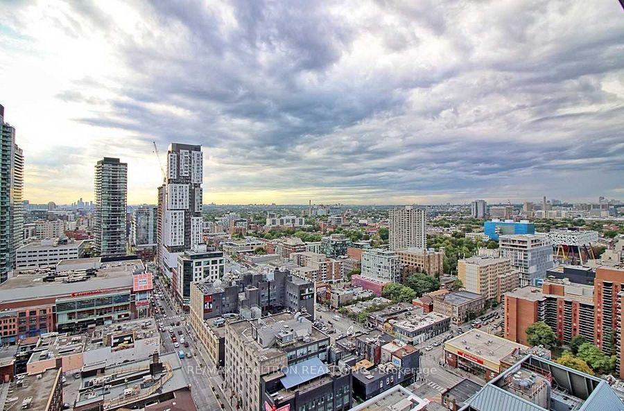 2 Bedrooms Condo at 199 Richmond, Toronto For sale