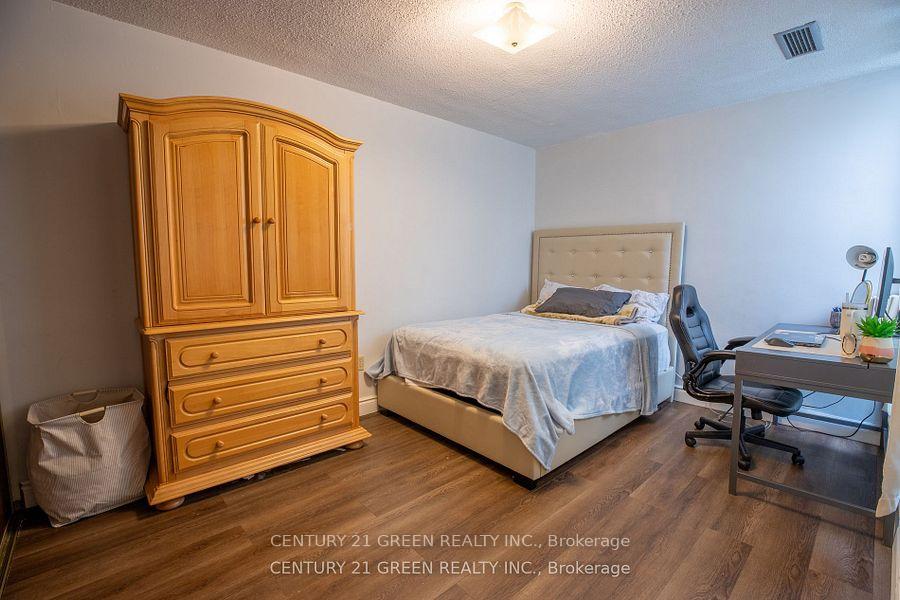 5 Bedrooms Condo at 366 The East Mall, Toronto For sale