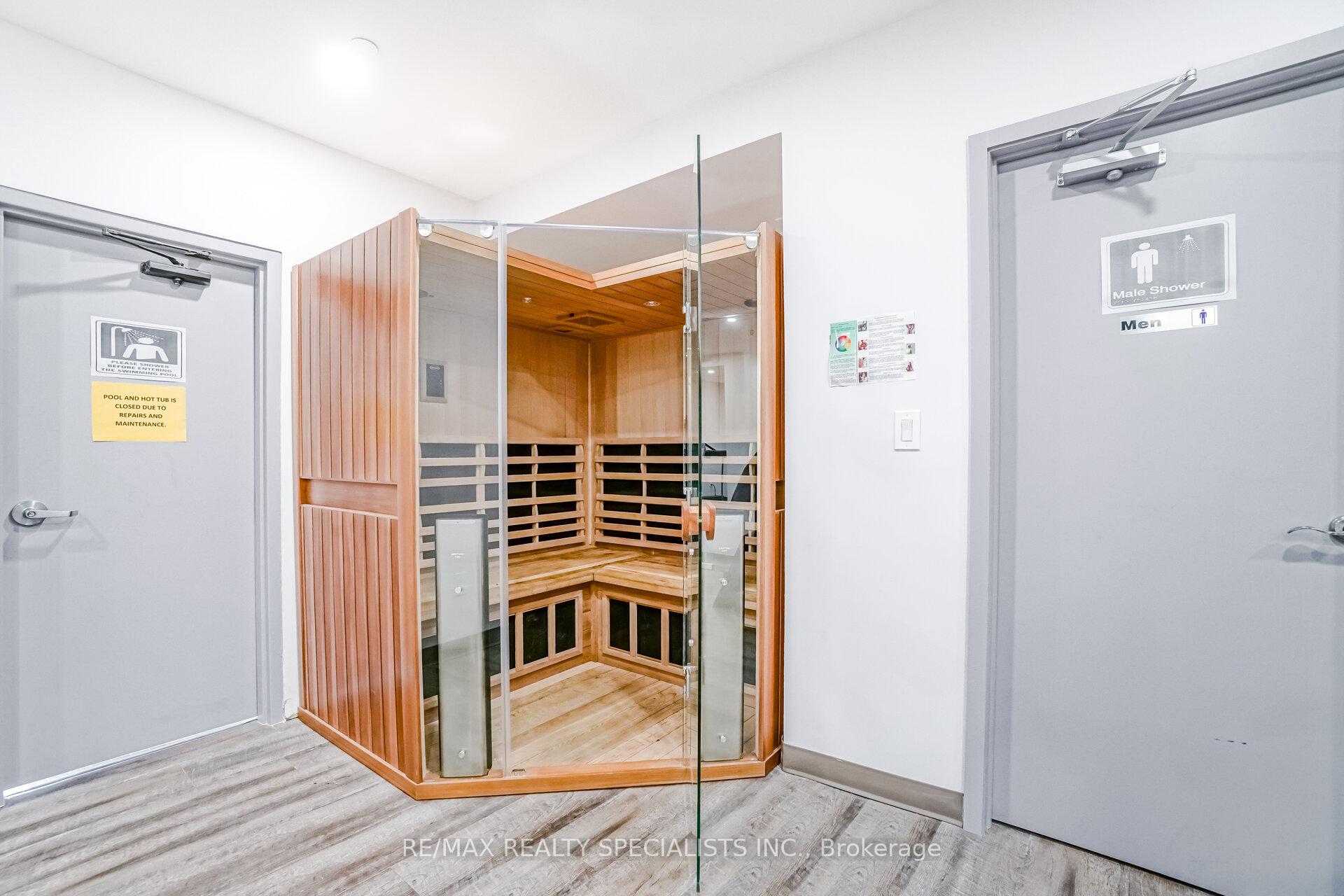 3 Bedrooms Condo at 1240 Marlborough, Oakville For sale