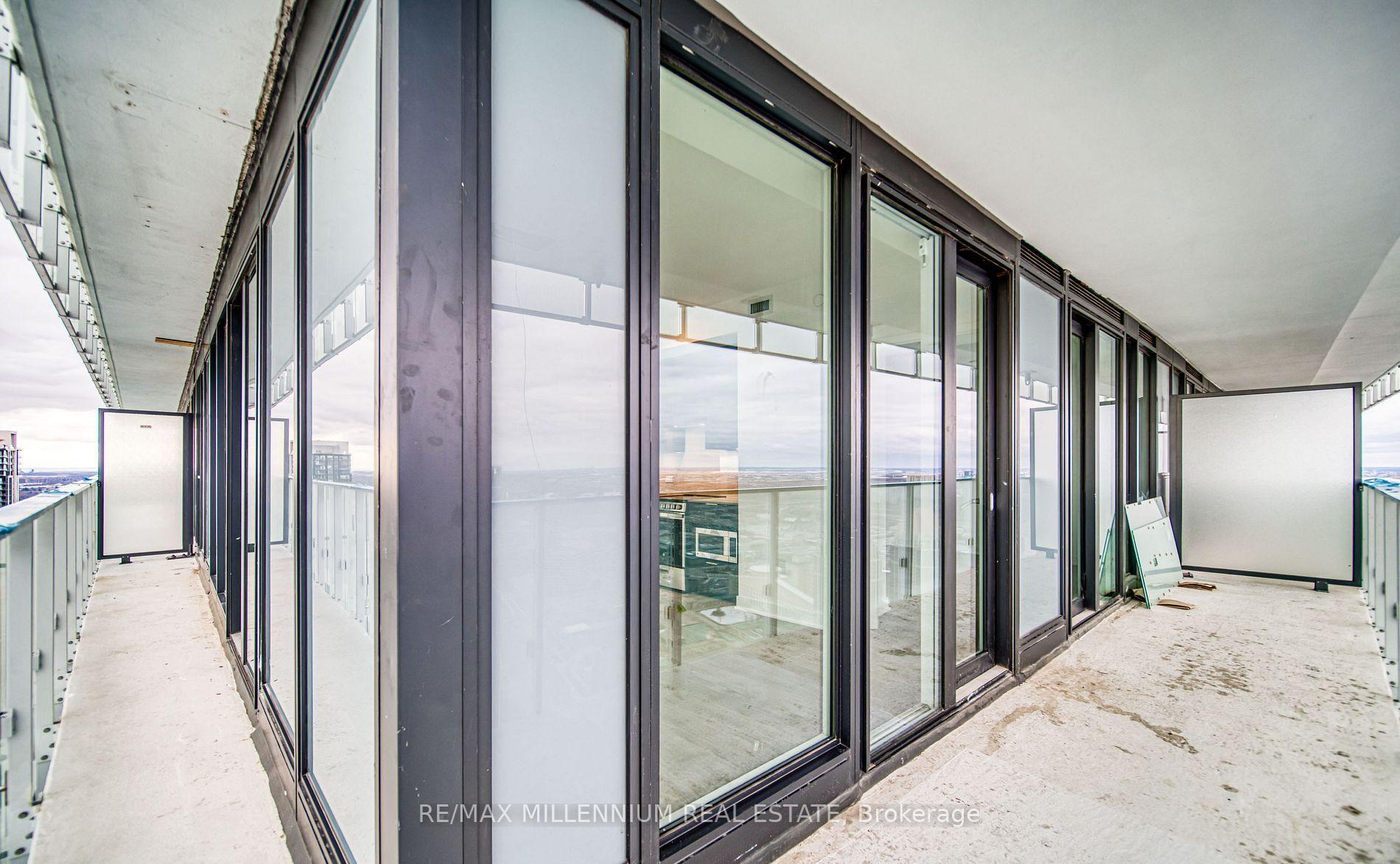2 Bedrooms Condo at 3900 Confederation, Mississauga For sale