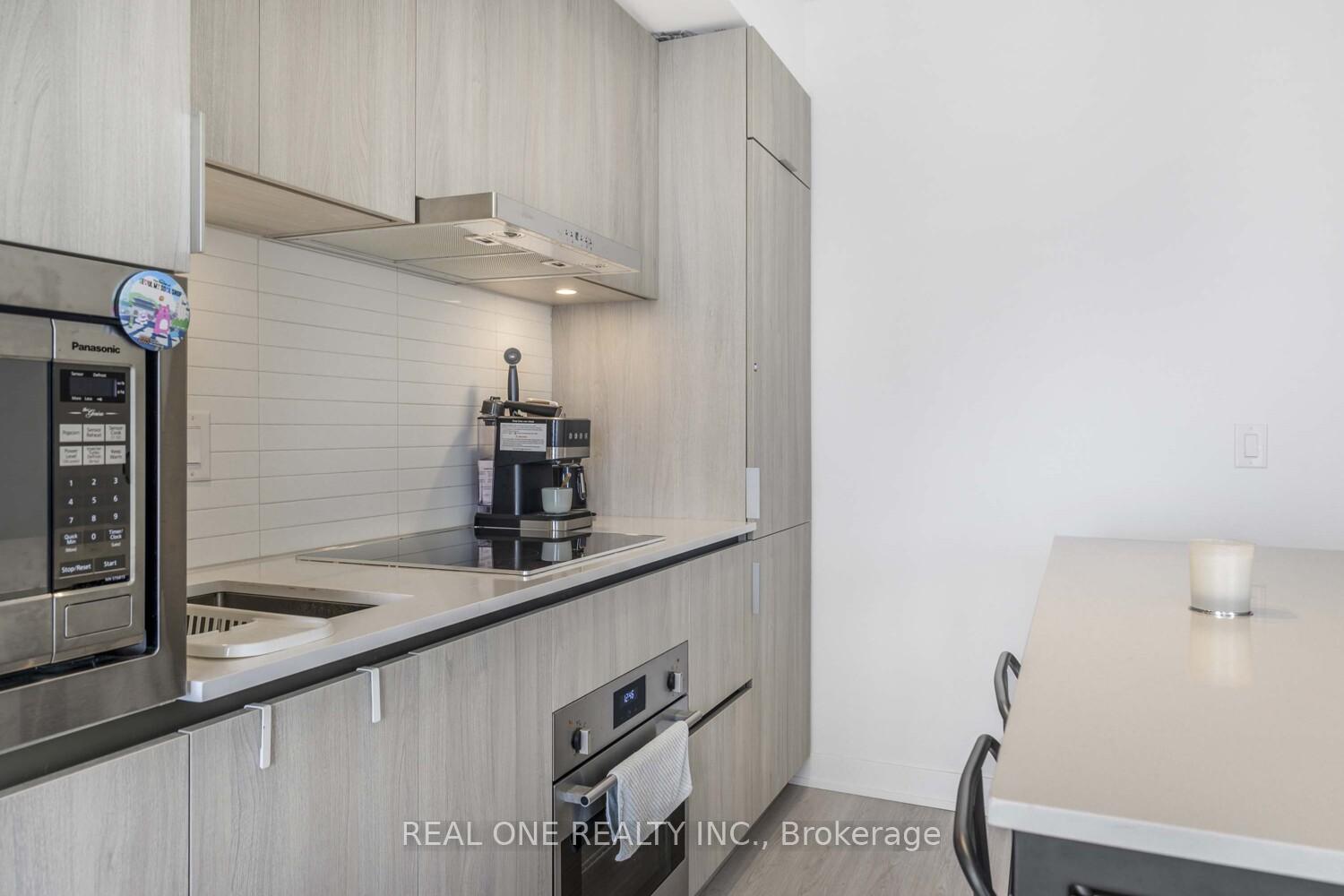 2 Bedrooms Condo at 47 Mutual, Toronto For sale