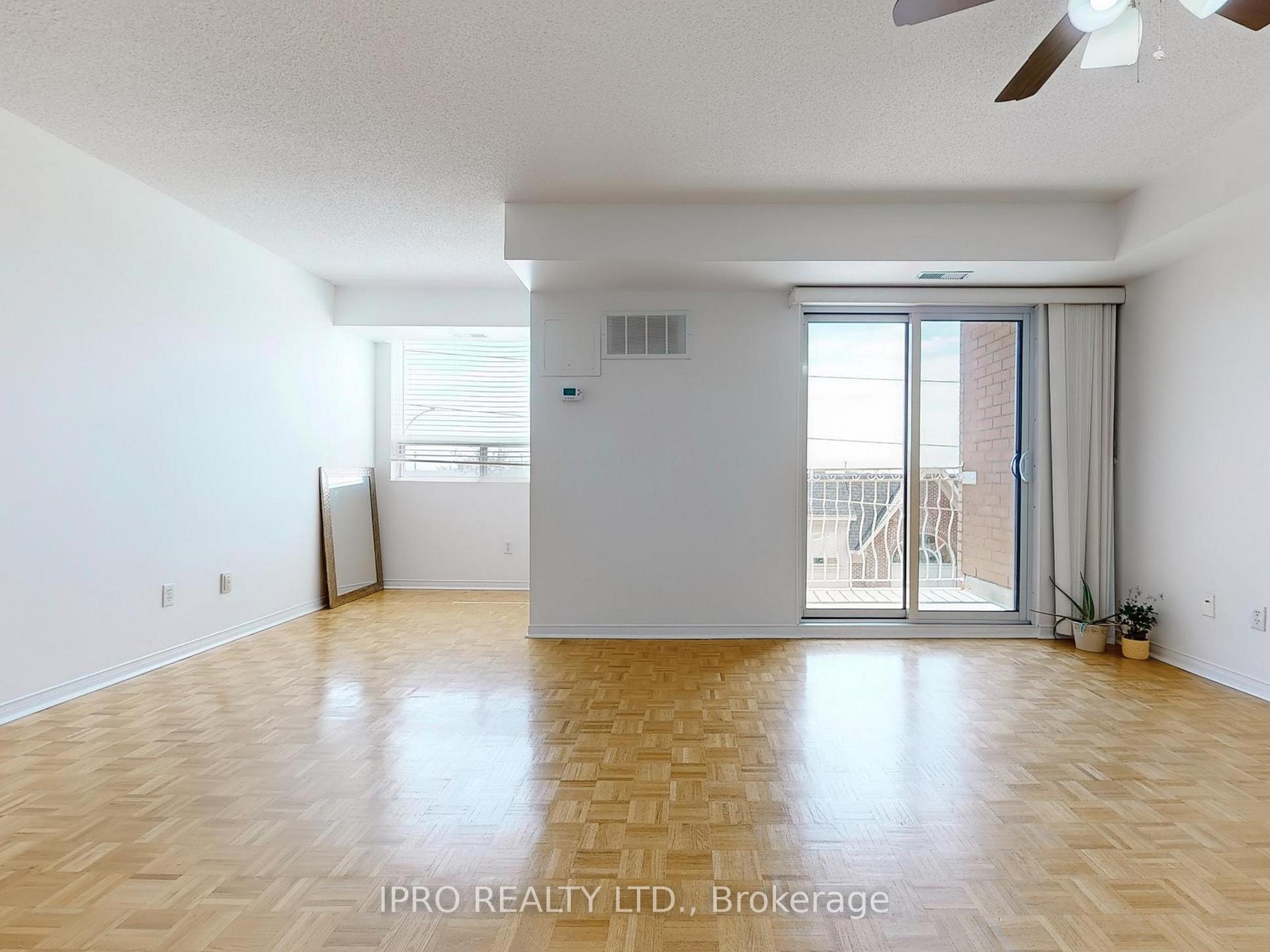 2 Bedrooms Condo at 32 Tannery, Mississauga For sale