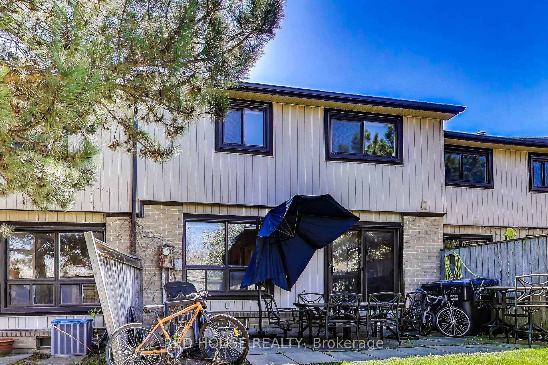 4 Bedrooms Condo at 3510 South Millway, Mississauga For sale