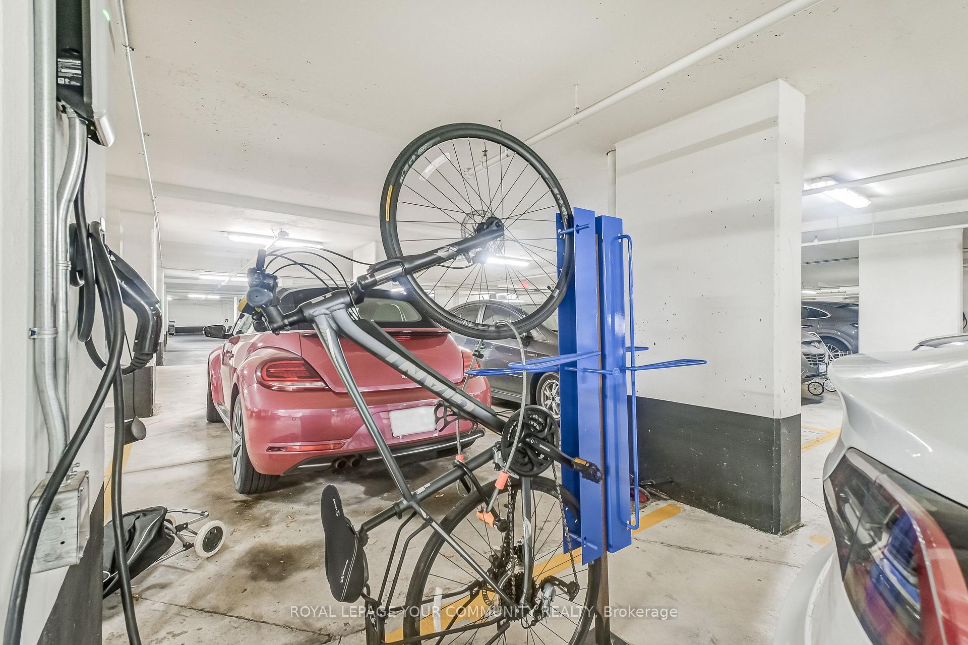 2 Bedrooms Condo at 11 Bronte,  Oakville For sale