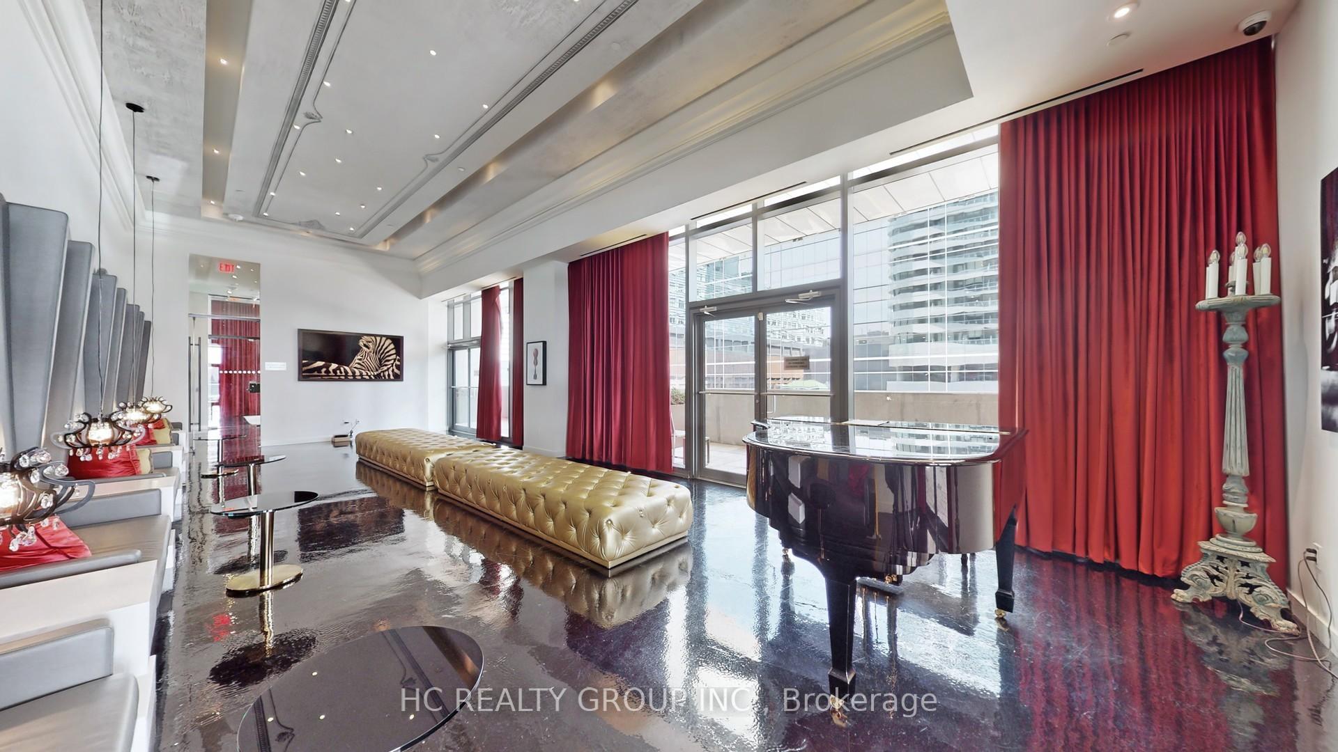 2 Bedrooms Condo at 197 Yonge, Toronto For sale
