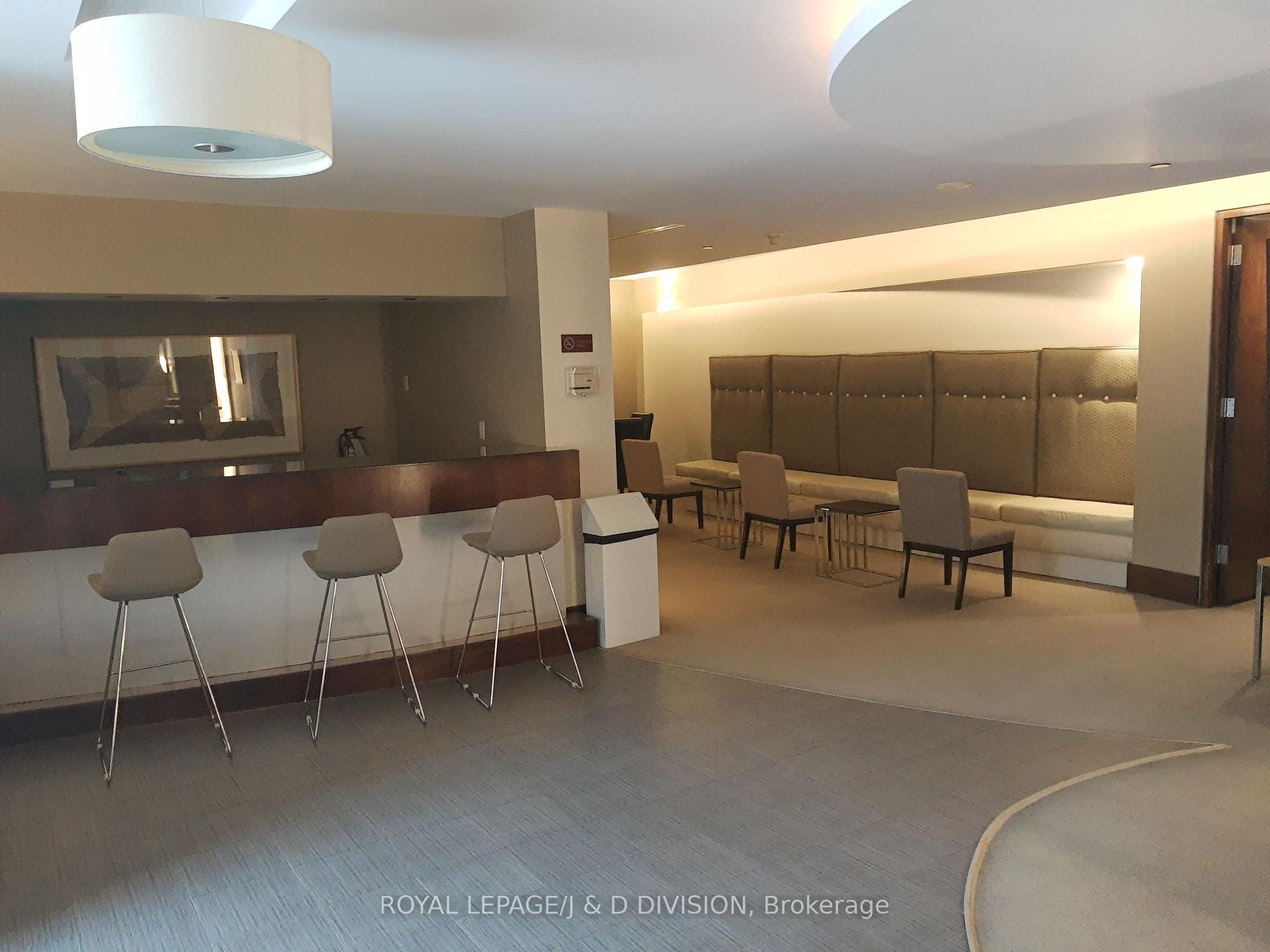 2 Bedrooms Condo at 500 Queens,  Toronto For sale