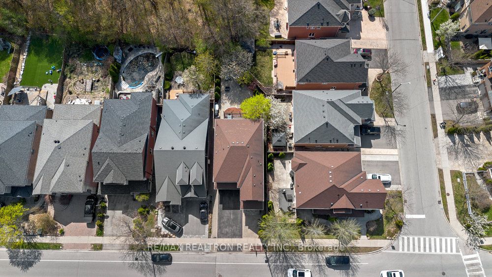 310 Thornhill Woods Drive, Vaughan, ON L4J 8V6