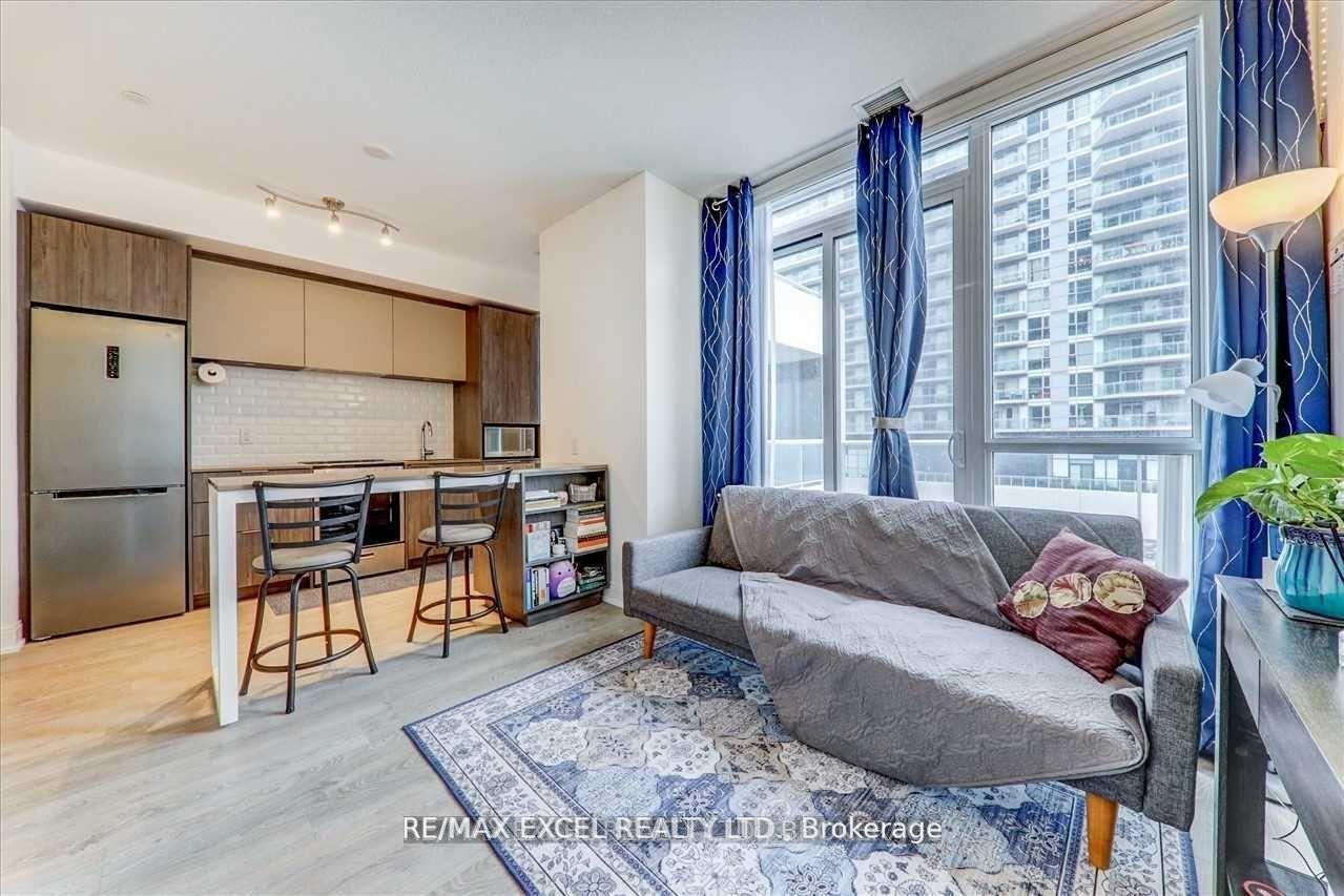 2 Bedrooms Condo at 70 Annie Craig, Toronto For sale