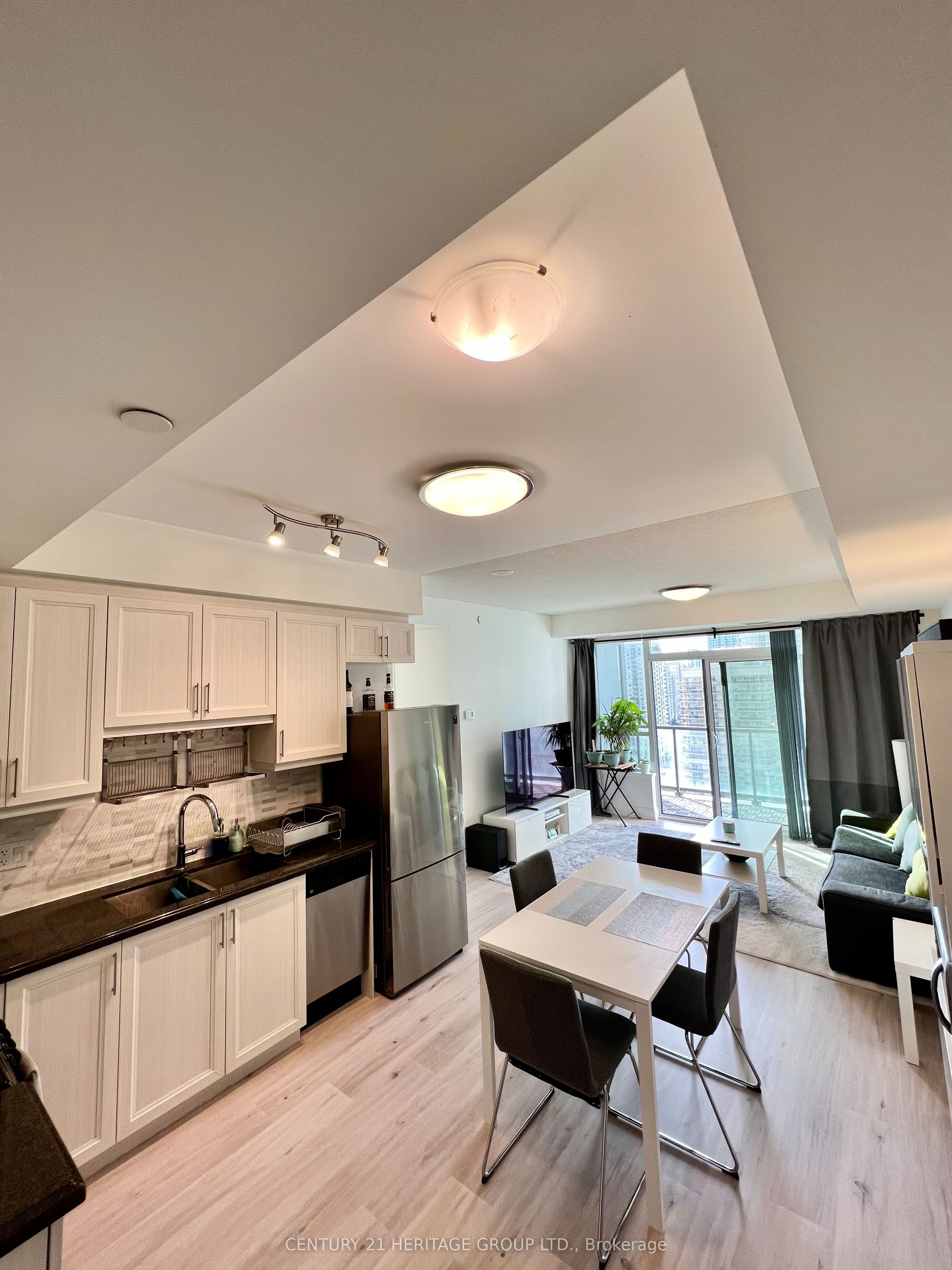 68 Canterbury Place, #1802