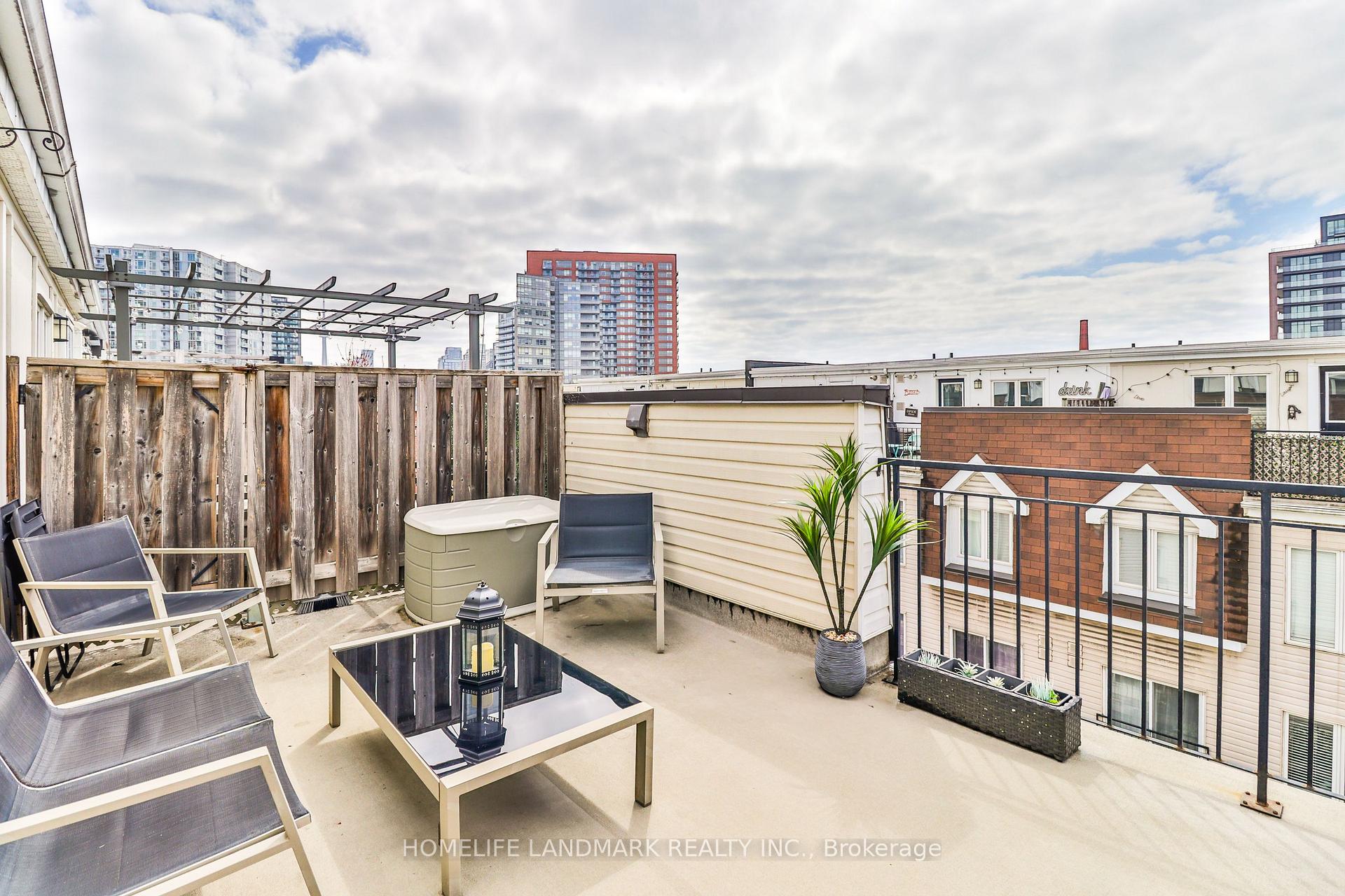 3 Bedrooms Condo at 26 Laidlaw, Toronto For sale