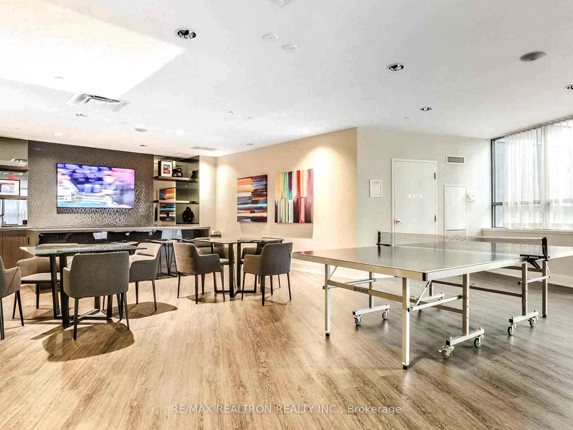 3 Bedrooms Condo at 10 Park Lawn, Toronto For sale