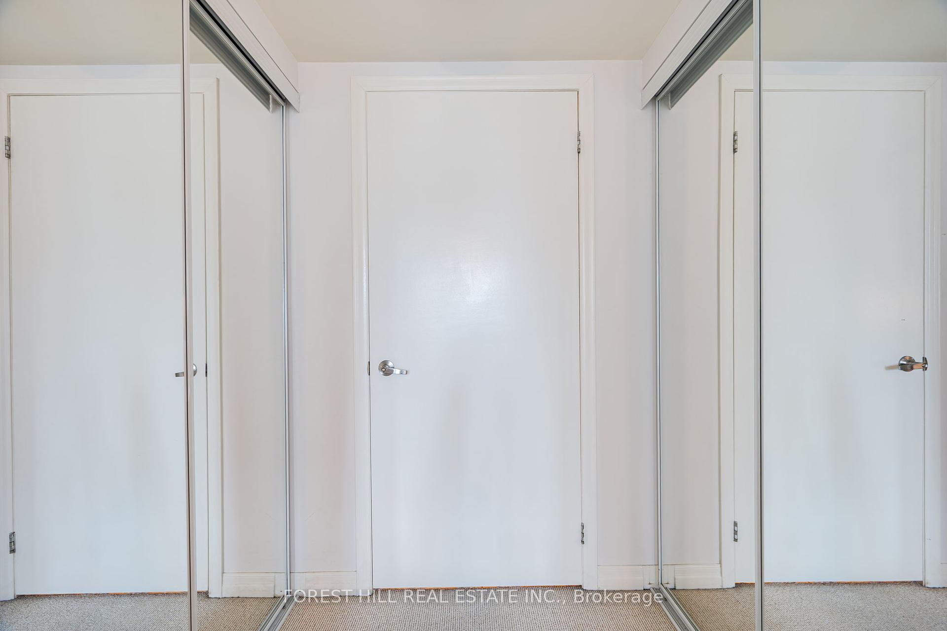 2 Bedrooms Condo at 22 Wellesley, Toronto For sale