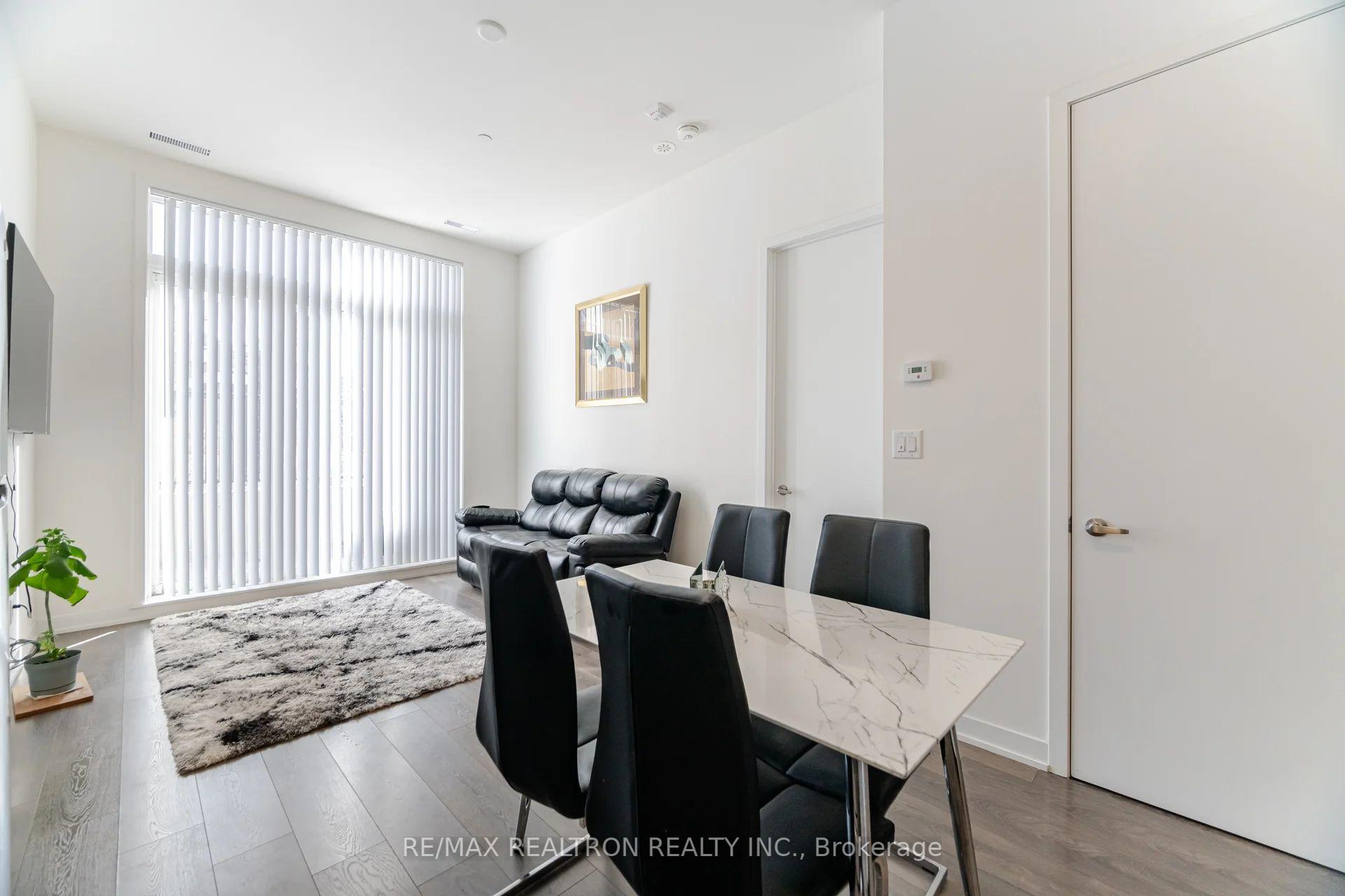 2 Bedrooms Condo at 160 Canon Jackson, Toronto For sale