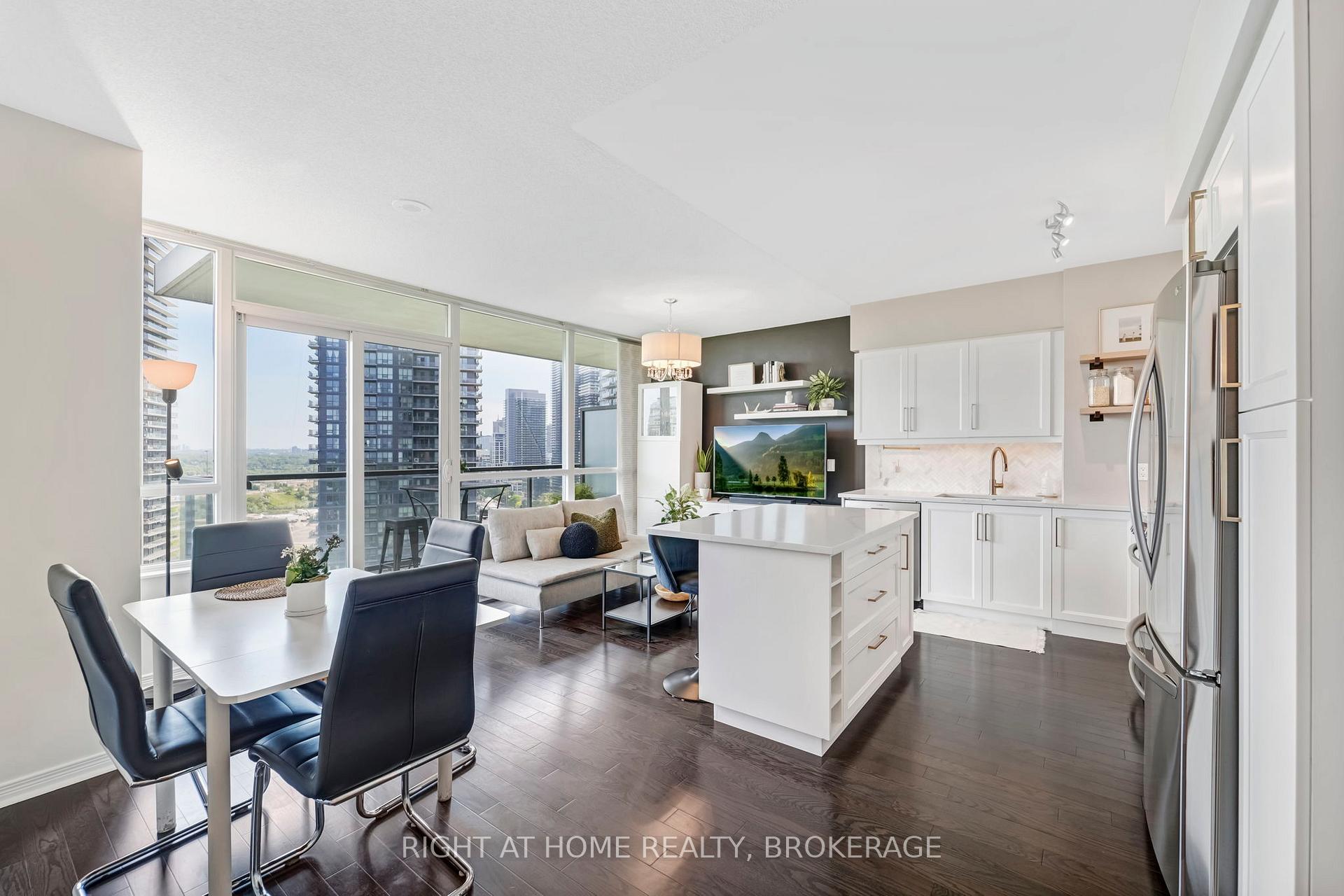 2 Bedrooms Condo at 15 Legion, Toronto For sale