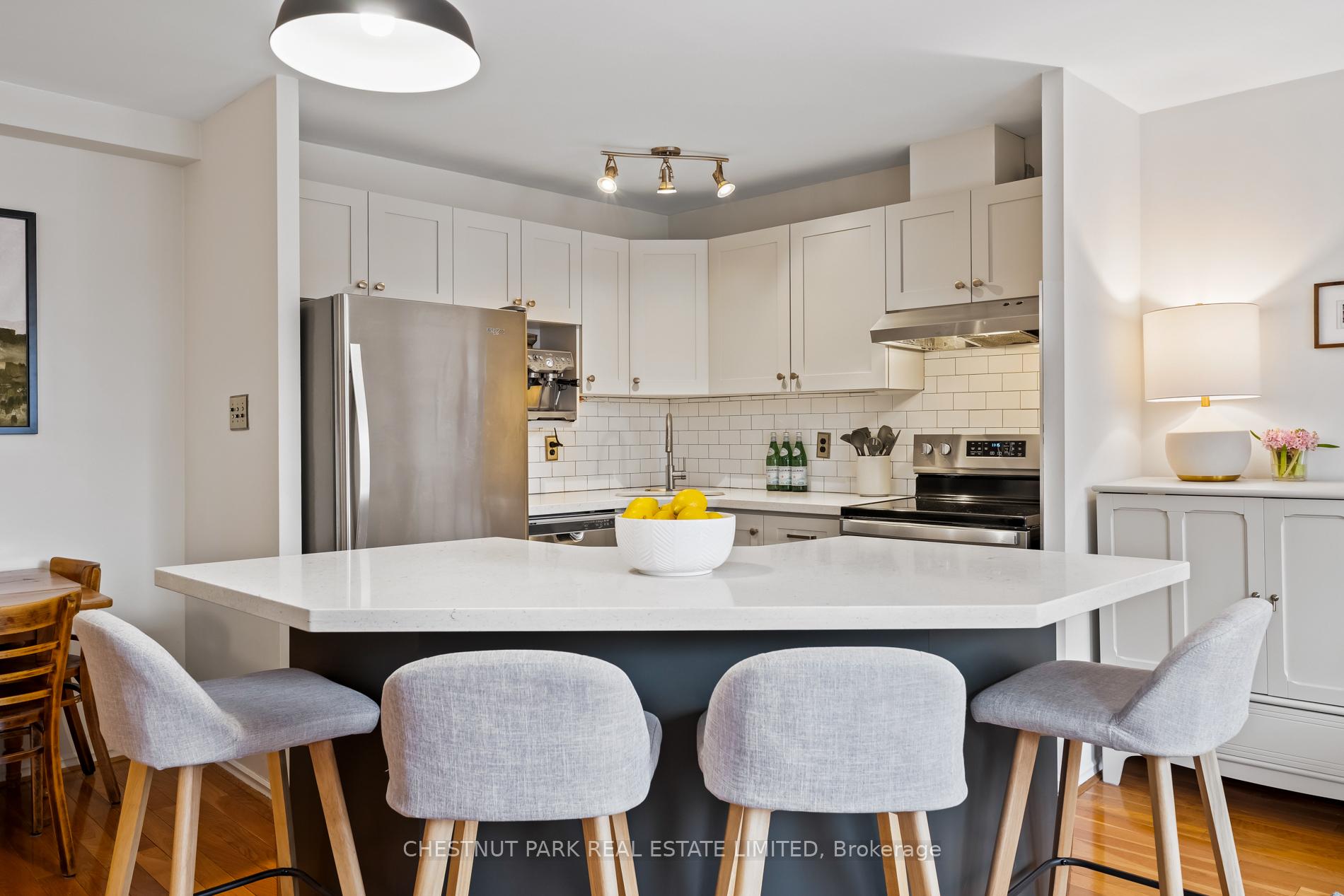 1 Bedroom Condo at 212 St. George,  Toronto For sale