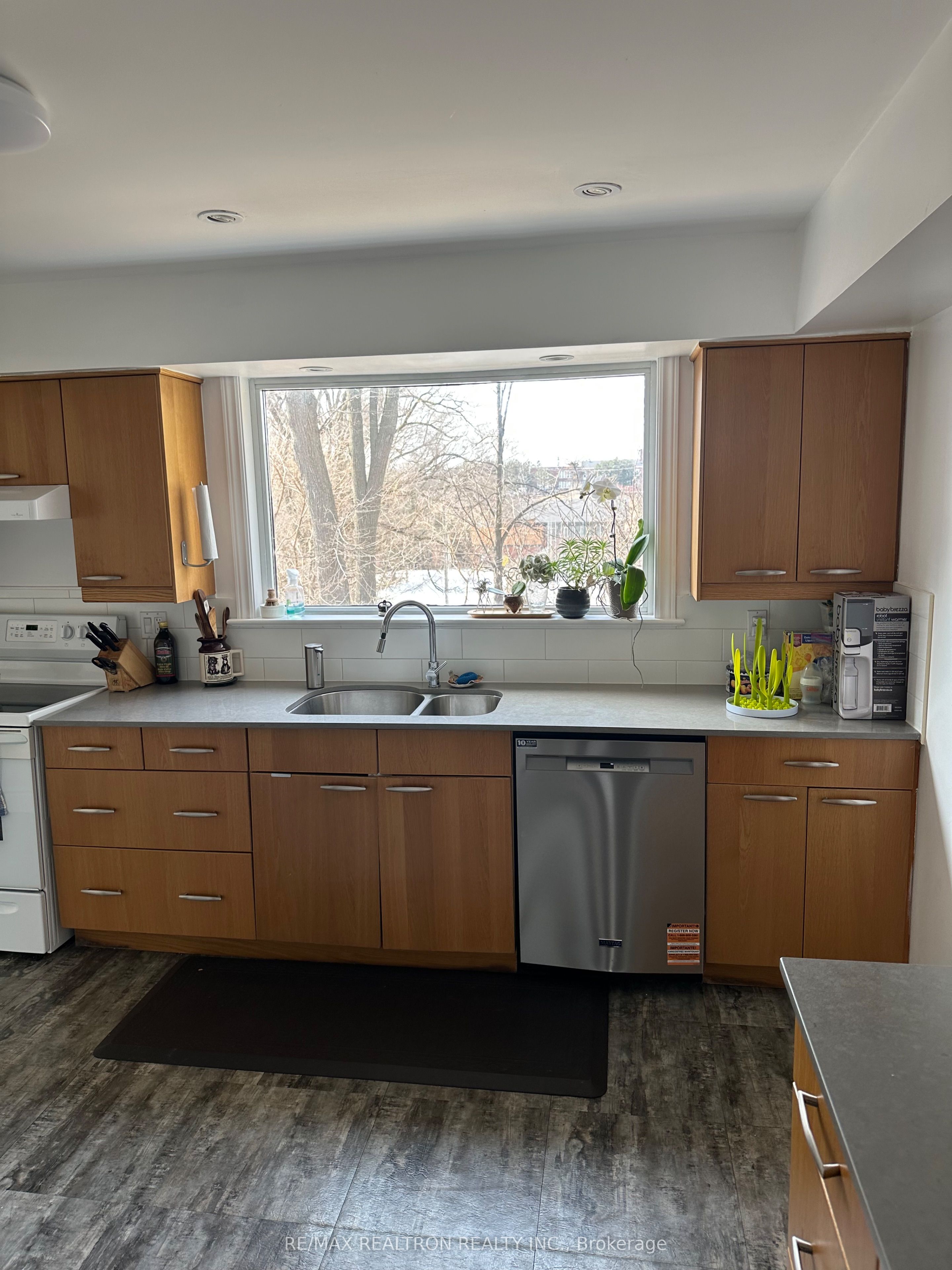 252 Ellis Avenue, Toronto W01 High Park-Swansea
