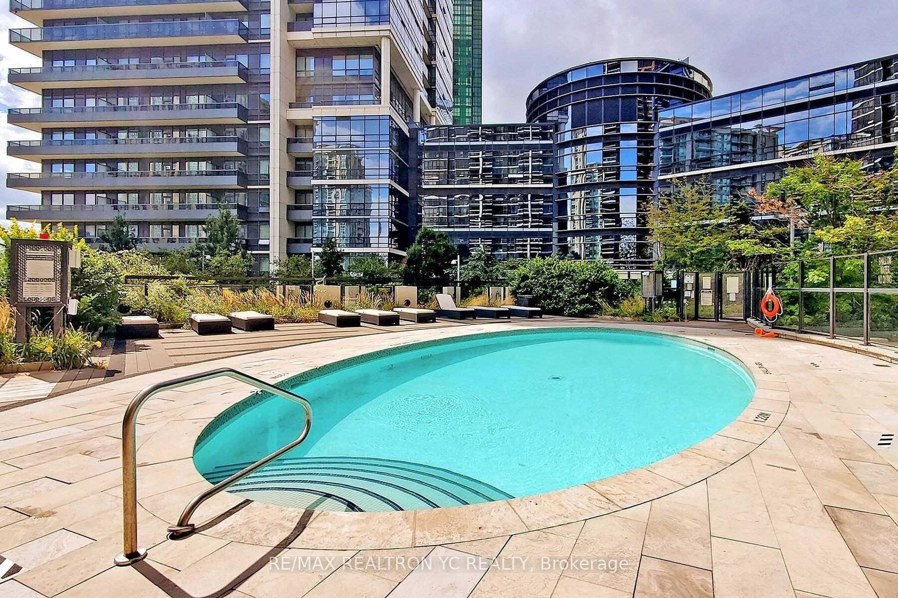 4 Bedrooms Condo at 2 Anndale, Toronto For sale