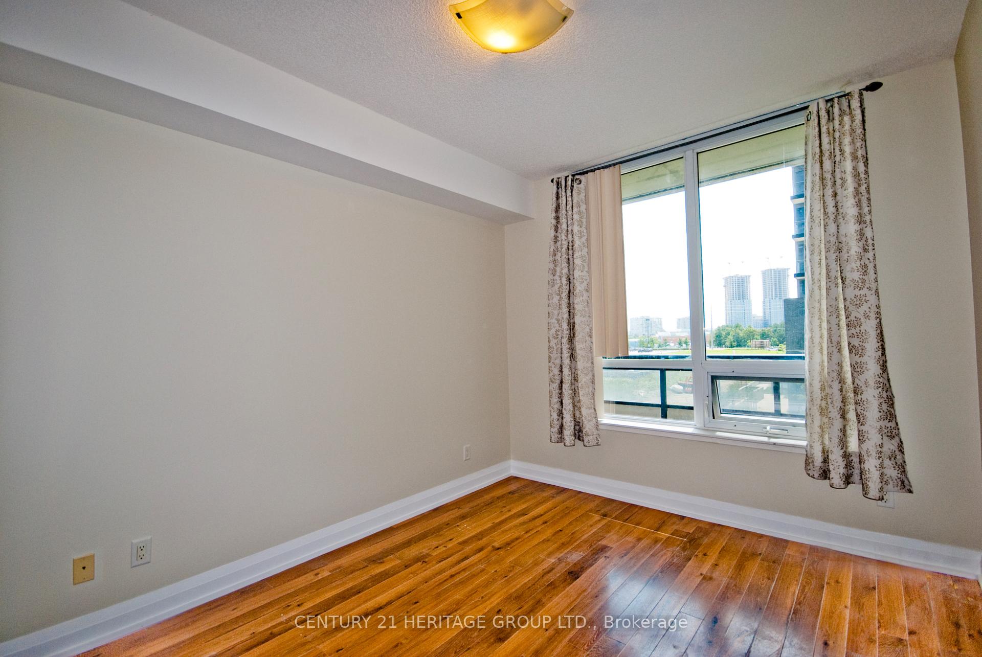2 Bedrooms Condo at 85 North Park, Vaughan For sale