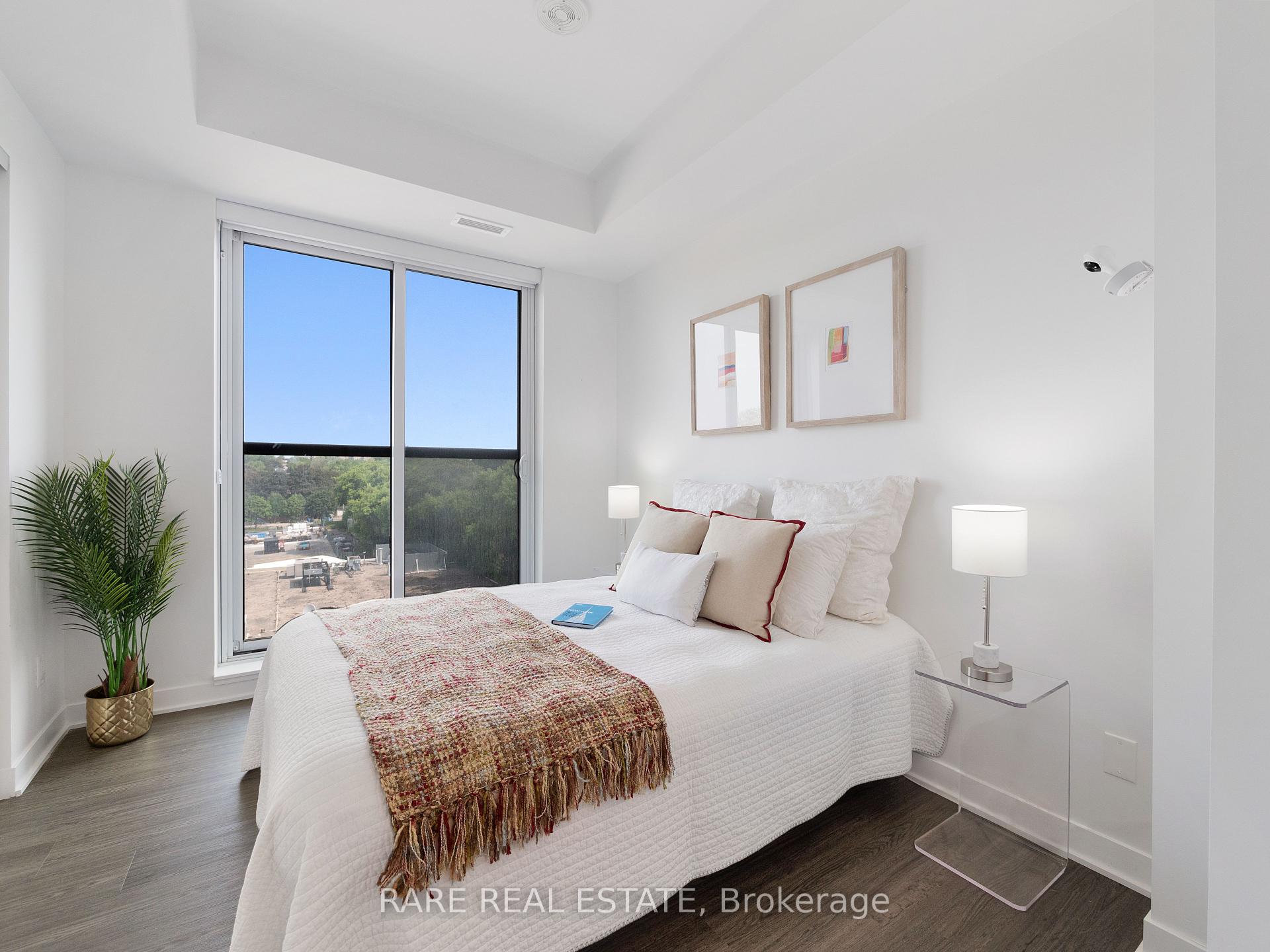 3 Bedrooms Condo at 185 Alberta, Toronto For sale