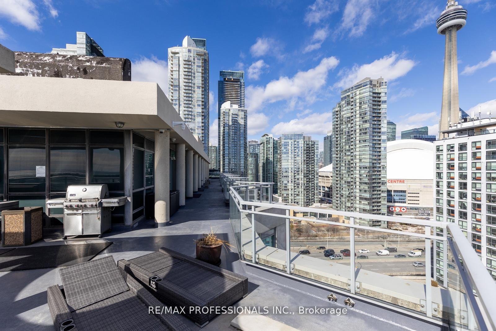 2 Bedrooms Condo at 410 Queens,  Toronto For sale