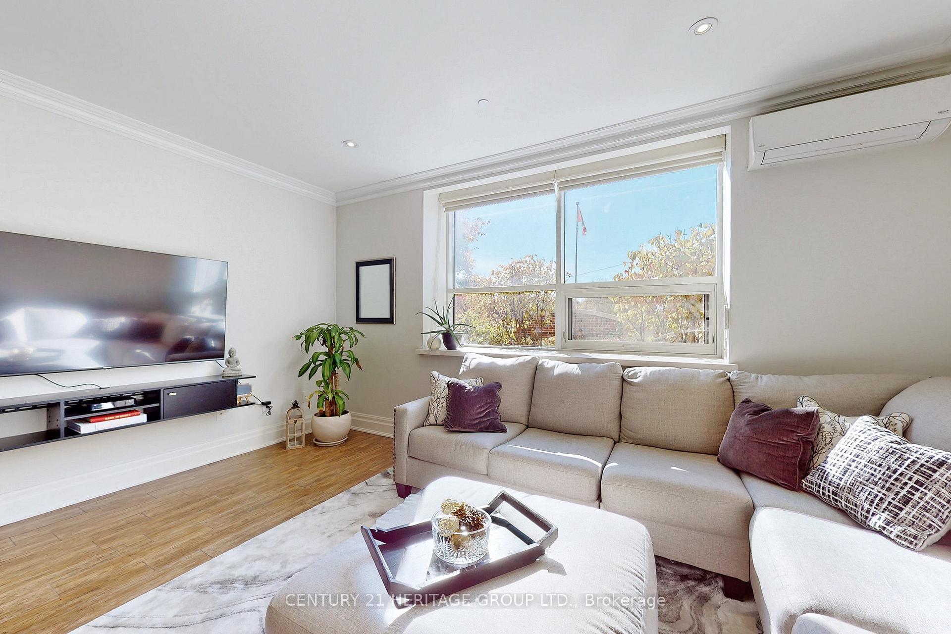 2 Bedrooms Condo at 397 King,  Hamilton For sale