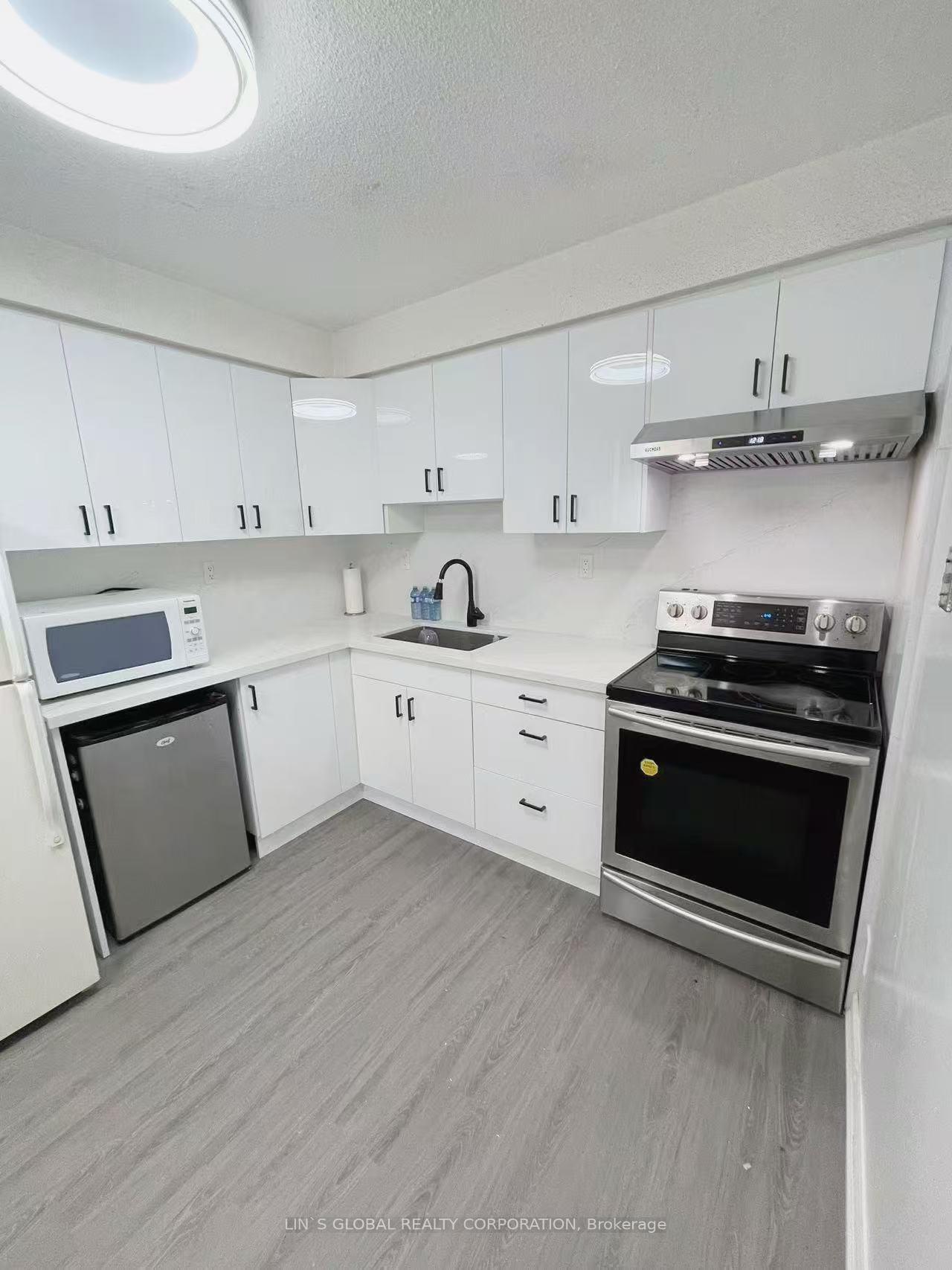 5 Bedrooms Condo at 519 Dundas, Toronto For sale