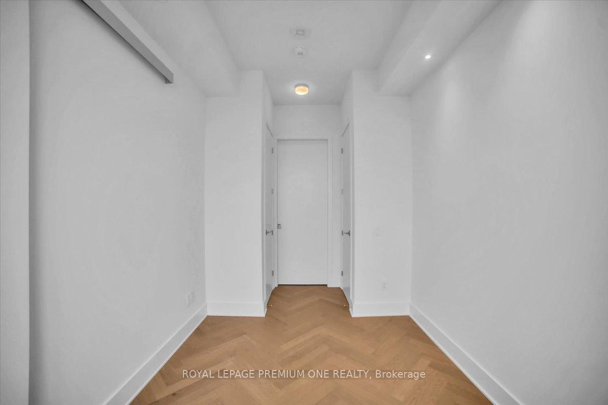 2 Bedrooms Condo at 11 Yorkville, Toronto For sale